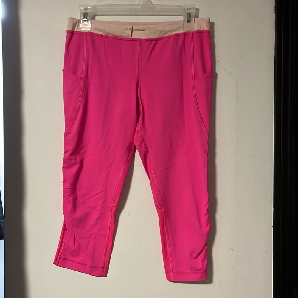 Lululemon size 8 crops, two tone pink